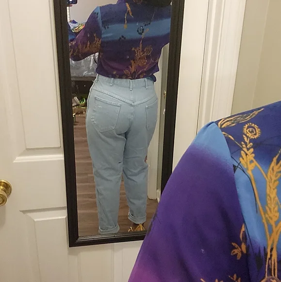 Floral Printed Blouse - Picture 4 of 4